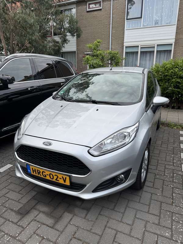 Zilver Gebruikt 2016 Ford Fiesta Style Hatchback | € 6.350 (Super prijs) - Afbeelding 1/4