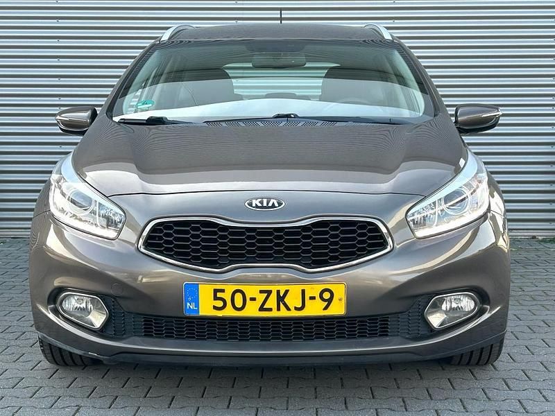 Occasion Kia Ceed Plus 135 PK (99 kW) 2013 Bruin Hatchback