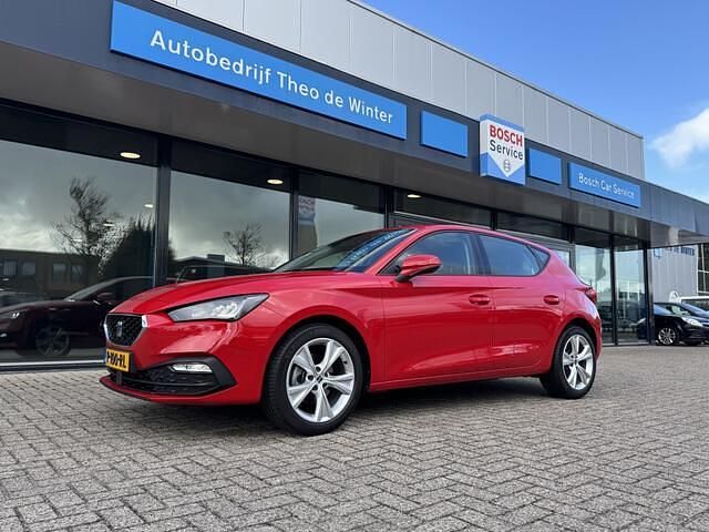 Occasion Seat Leon Reference 90 PK (66 kW) 2022 Rood Hatchback