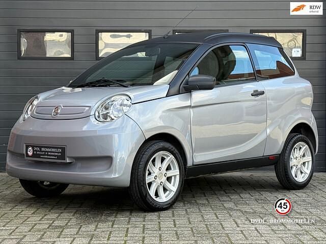 Grijs Gebruikt 2019 Aixam Minauto Premium Hatchback | € 10.950 - Afbeelding 1/4