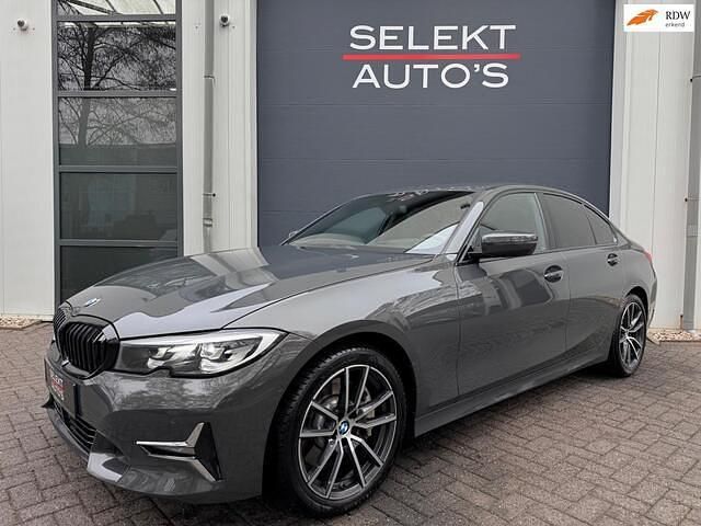 Grijs Occasion 2019 BMW 330 Executive Sedan | € 29.950 (Eerlijke prijs) - Afbeelding 1/4