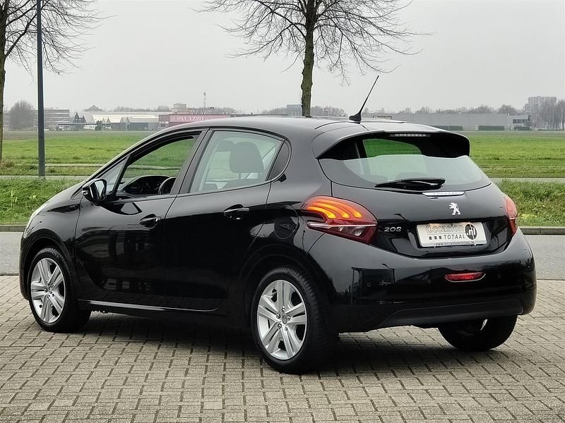 Occasion Peugeot 208 Signature Sky 83 PK (61 kW) 2019 Zwart Hatchback