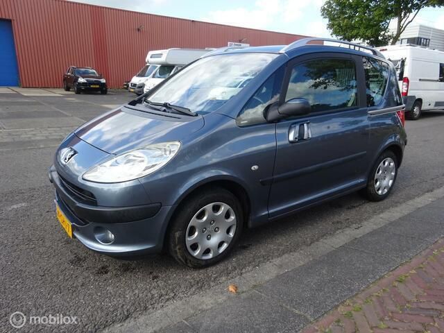 Grijs Gebruikt 2008 Peugeot 1007 Hatchback | € 2.450 (Eerlijke prijs) - Afbeelding 1/4
