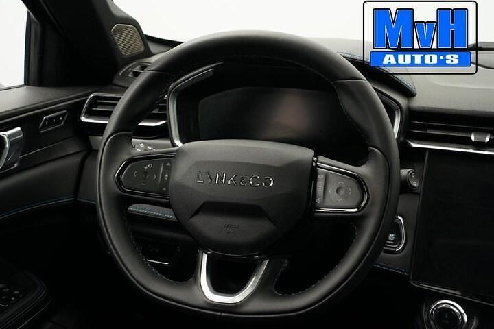 Occasion Lynk & Co 01 2023 Zwart (metallic) SUV