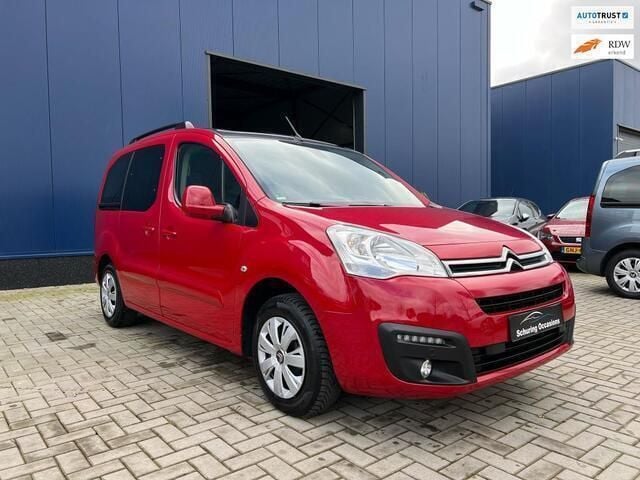 Rood, metallic lak Gebruikt 2018 Citroën Berlingo XTR MPV | € 12.999 (Super prijs) - Afbeelding 1/4