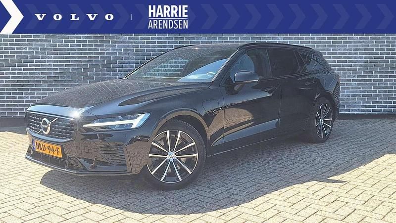 Zwart Gebruikt 2022 Volvo V60 R-Design Stationwagen | € 40.899 (Eerlijke prijs) - Afbeelding 1/4