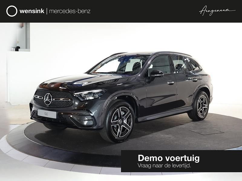 Grijs Gebruikt 2025 Mercedes GLC400d Sport Edition SUV | € 80.372 (Iets duurder) - Afbeelding 1/4