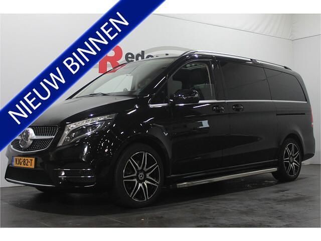 Zwart (metallic) Occasion 2021 Mercedes V300 MPV | € 58.619 - Afbeelding 1/4