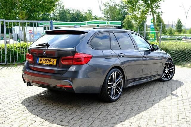 Occasion BMW 318 Executive 150 PK (110 kW) 2016 Grijs, metallic lak Stationwagen