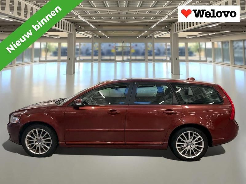 Rood Occasion 2008 Volvo V50 Stationwagen | € 4.750 (Iets duurder) - Afbeelding 1/4