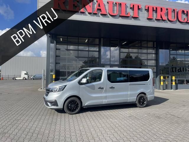Zilver Nieuw 2024 Renault Trafic Van | € 39.850 (Duur) - Afbeelding 1/4