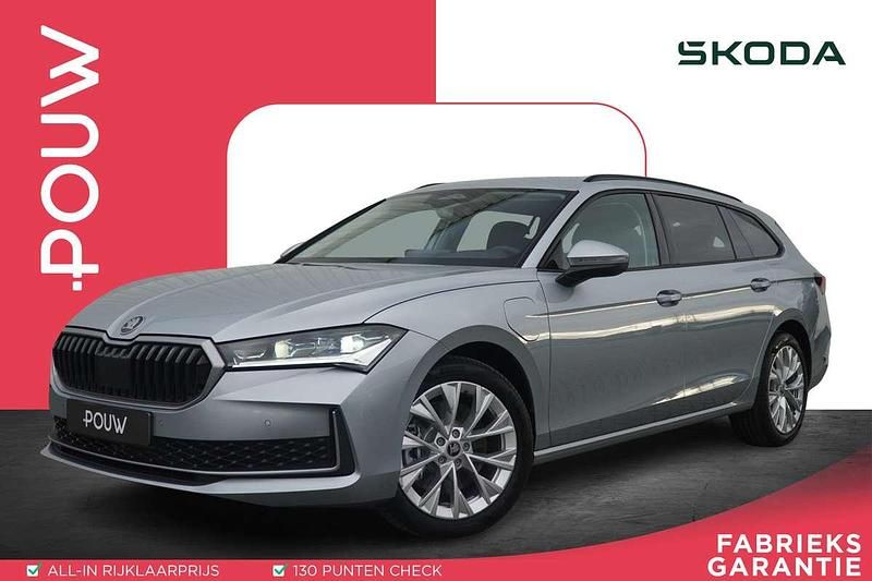 Grijs Gebruikt 2025 Skoda Superb Business Line Stationwagen | € 41.900 - Afbeelding 1/4