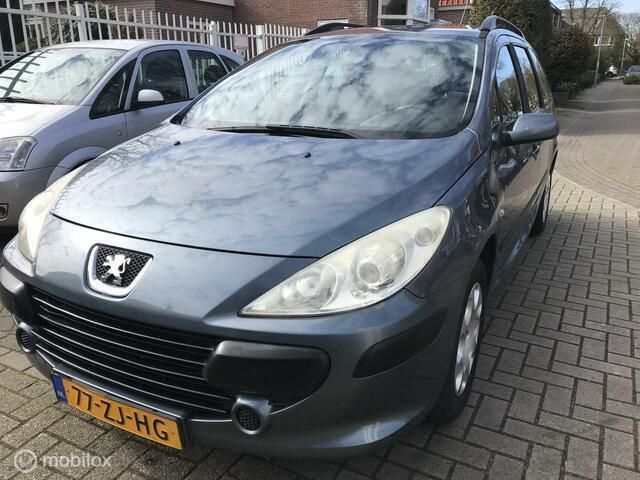 Grijs Gebruikt 2008 Peugeot 307 Stationwagen | € 1.750 (Iets duurder) - Afbeelding 1/4