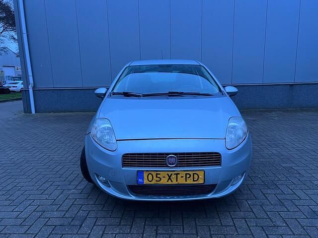 Occasion Fiat Grande Punto Dynamic 77 PK (56 kW) 2007 Grijs Hatchback