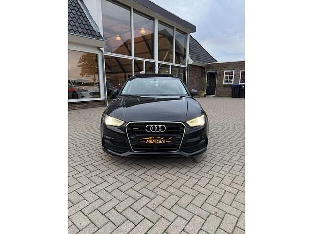 Zwart Gebruikt 2015 Audi A3 Ambition Sedan | € 16.999 (Eerlijke prijs) - Afbeelding 1/4