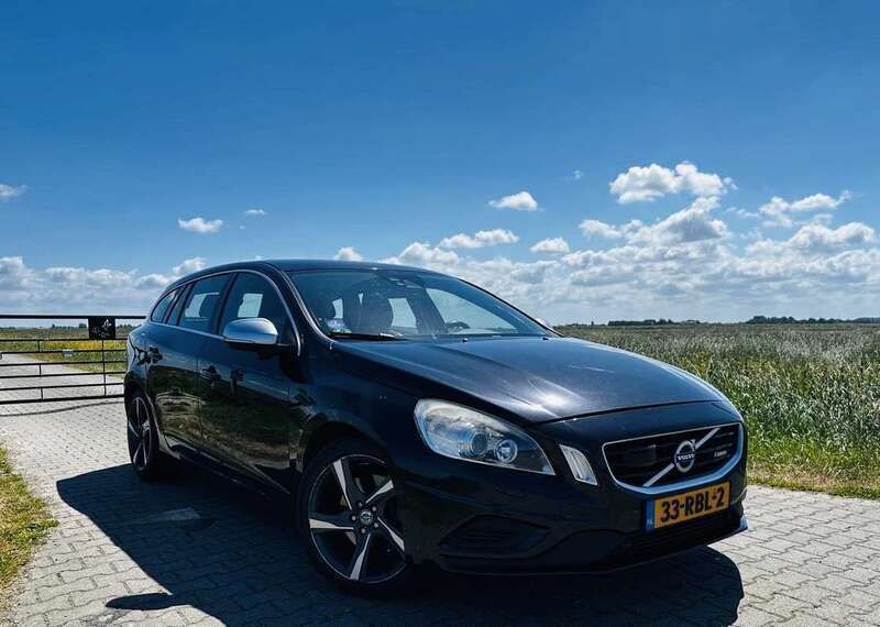 Zwart Gebruikt 2011 Volvo V60 R-Design Stationwagen | € 10.950 (Iets duurder) - Afbeelding 1/4