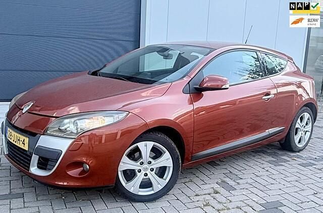 Oranje Gebruikt 2009 Renault Mégane Coupé Dynamique Coupé | € 5.250 (Eerlijke prijs) - Afbeelding 1/4
