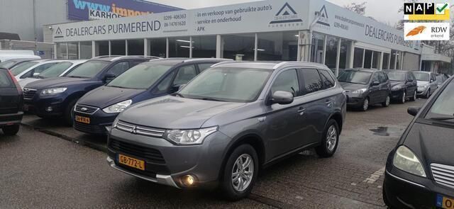 Grijs Gebruikt 2015 Mitsubishi Outlander Edition SUV | € 8.950 (Super prijs) - Afbeelding 1/4
