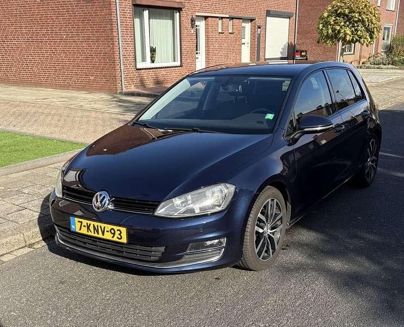 Blauw Gebruikt 2013 VW Golf VII Highline Hatchback | € 10.750 (Eerlijke prijs) - Afbeelding 1/4