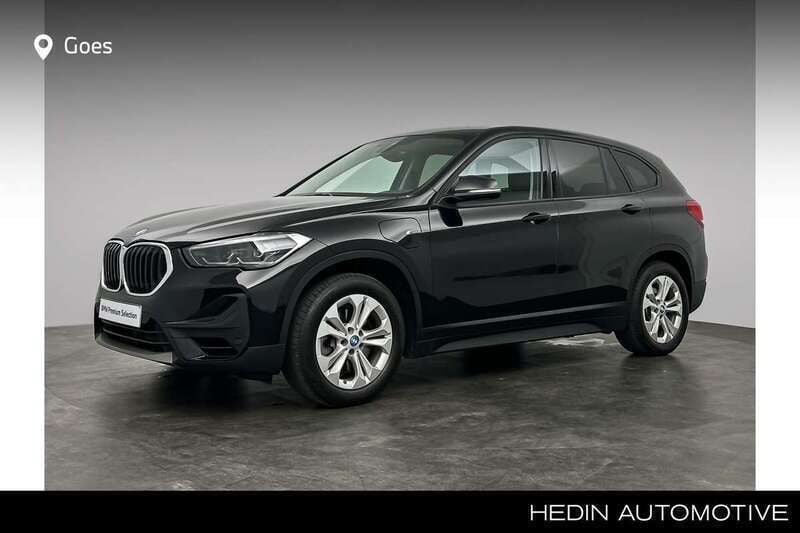 Zwart Gebruikt 2022 BMW X1 Sport Line SUV | € 32.880 (Duur) - Afbeelding 1/4