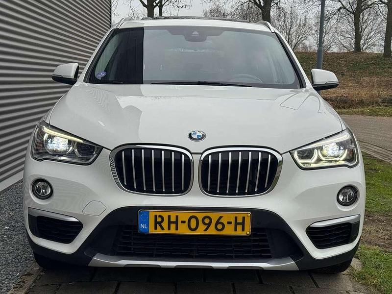 Wit Occasion 2017 BMW X1 SUV | € 21.500 (Goede deal) - Afbeelding 1/4