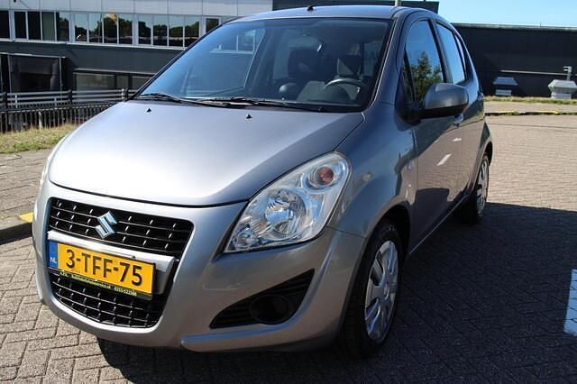 Grijs Gebruikt 2014 Suzuki Splash Comfort Hatchback | € 3.995 (Eerlijke prijs) - Afbeelding 1/4