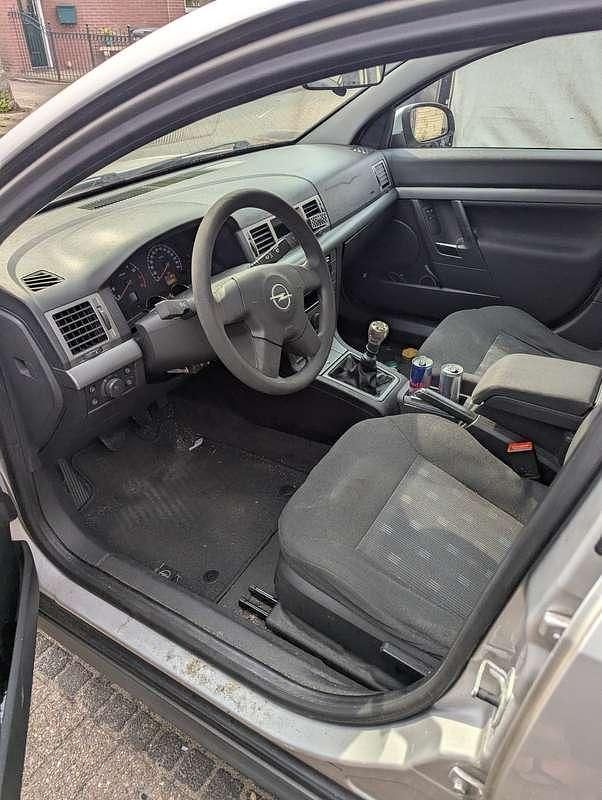 Gebruikt 2004 Opel Vectra Sedan | € 1.600 (Eerlijke prijs) - Afbeelding 1/4