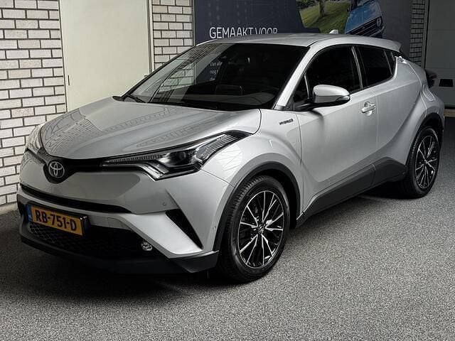 Grijs Gebruikt 2017 Toyota C-HR Executive SUV | € 17.950 (Iets duurder) - Afbeelding 1/4