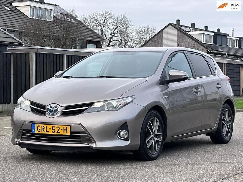 Grijs Occasion 2014 Toyota Auris Hybrid Hatchback | € 10.450 (Goede deal) - Afbeelding 1/4