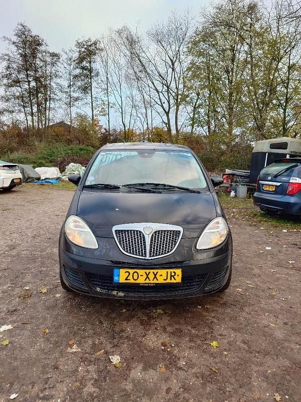 Gebruikt 2007 Lancia Musa MPV | € 2.100 (Goede deal) - Afbeelding 1/4