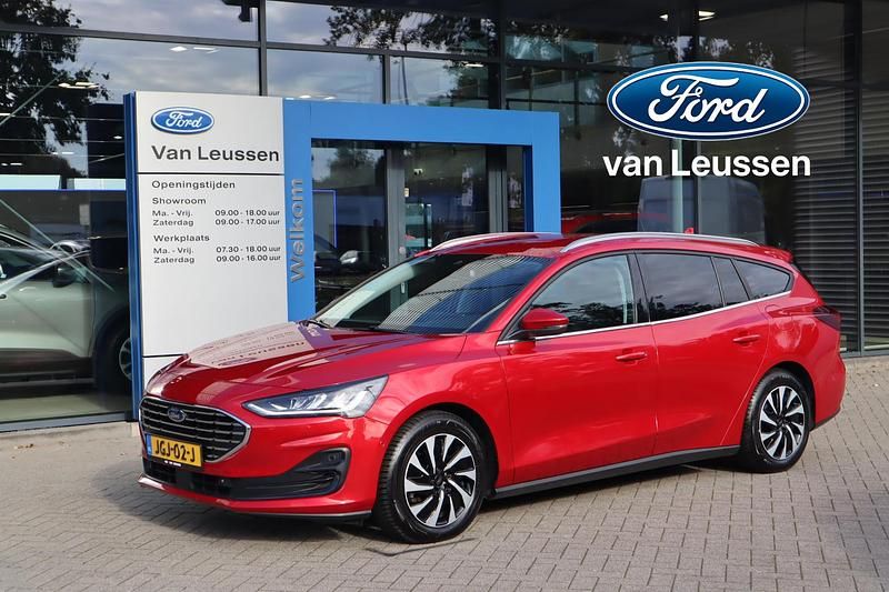 Rood Gebruikt 2024 Ford Focus Titanium Stationwagen | € 25.600 (Eerlijke prijs) - Afbeelding 1/4