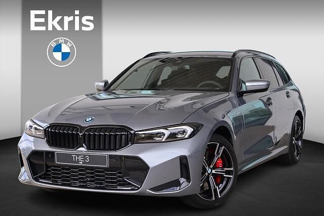 Grijs Nieuw 2025 BMW 330 Comfort Edition Stationwagen | € 70.488 - Afbeelding 1/4