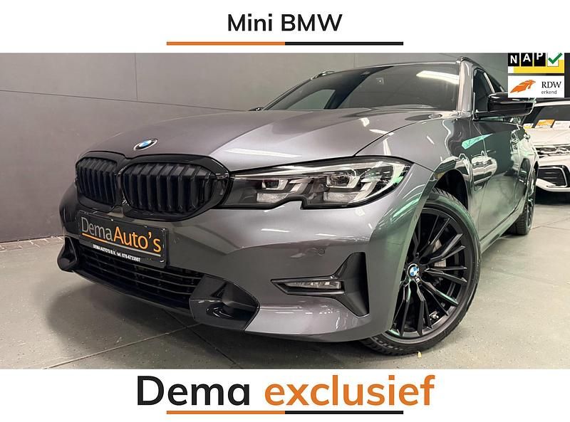 Grijs Gebruikt 2021 BMW 330e Sport Line Stationwagen | € 28.950 (Super prijs) - Afbeelding 1/4