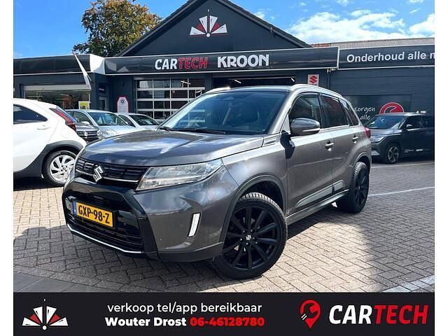 Grijs Gebruikt 2025 Suzuki Vitara Style SUV | € 29.850 (Iets duurder) - Afbeelding 1/4