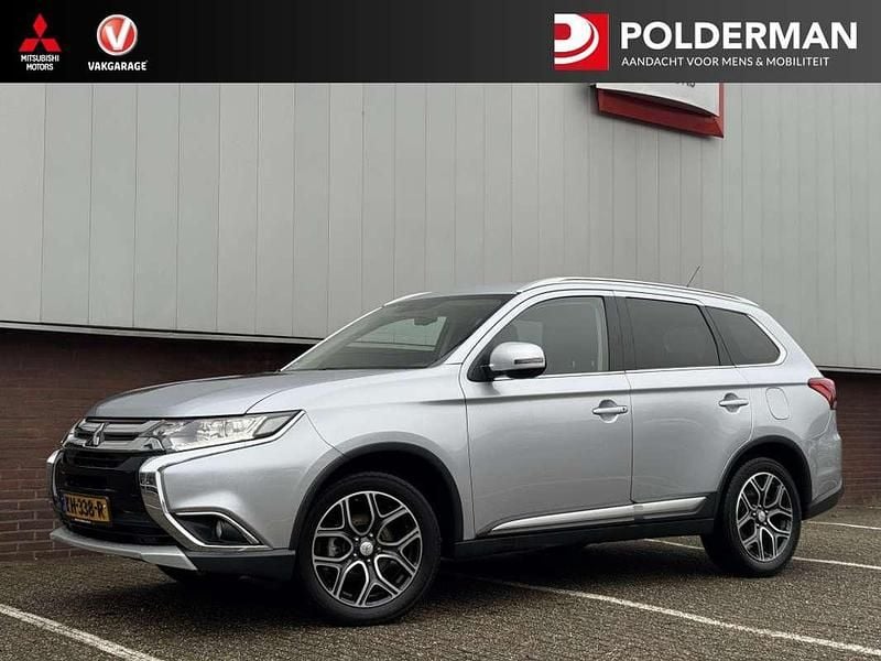 Grijs Occasion 2016 Mitsubishi Outlander Edition SUV | € 16.450 (Eerlijke prijs) - Afbeelding 1/4