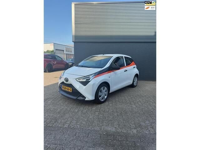 Wit Gebruikt 2021 Toyota Aygo Hatchback | € 8.950 (Eerlijke prijs) - Afbeelding 1/4