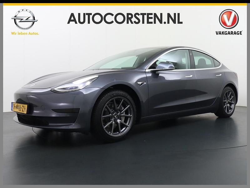 Grijs Gebruikt 2020 Tesla Model 3 Standard Range Sedan | € 19.795 (Eerlijke prijs) - Afbeelding 1/4