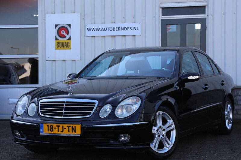 Zwart Gebruikt 2006 Mercedes E200 Avantgarde Sedan | € 6.900 - Afbeelding 1/4