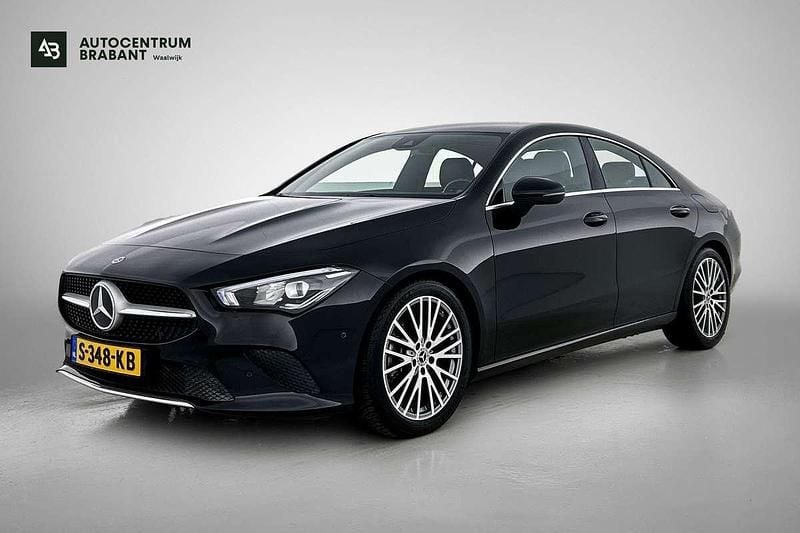 Zwart Gebruikt 2019 Mercedes CLA200 Business Sedan | € 25.895 (Goede deal) - Afbeelding 1/3