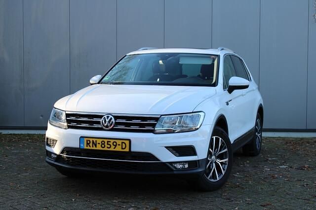 Wit Occasion 2018 VW Tiguan SUV | € 18.900 - Afbeelding 1/4