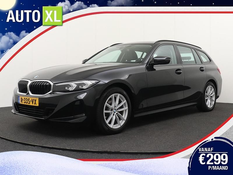 Zwart Gebruikt 2022 BMW 318 Stationwagen | € 31.940 (Eerlijke prijs) - Afbeelding 1/4