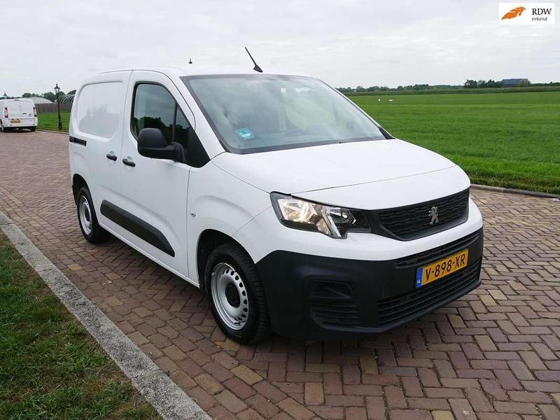 Wit Gebruikt 2019 Peugeot Partner MPV | € 5.299 (Goede deal) - Afbeelding 1/3