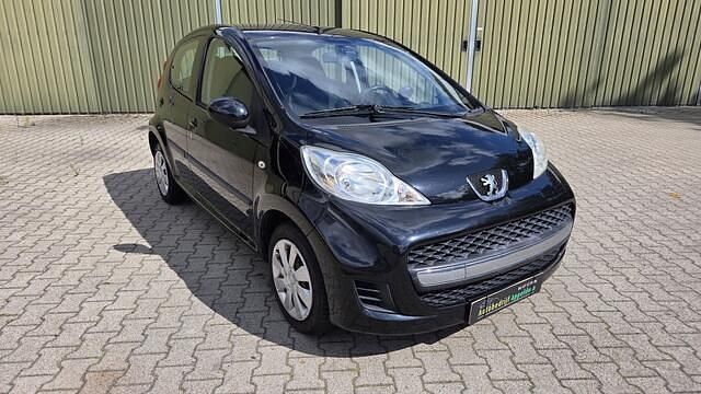 Zwart Gebruikt 2009 Peugeot 107 Hatchback | € 1.750 (Goede deal) - Afbeelding 1/4