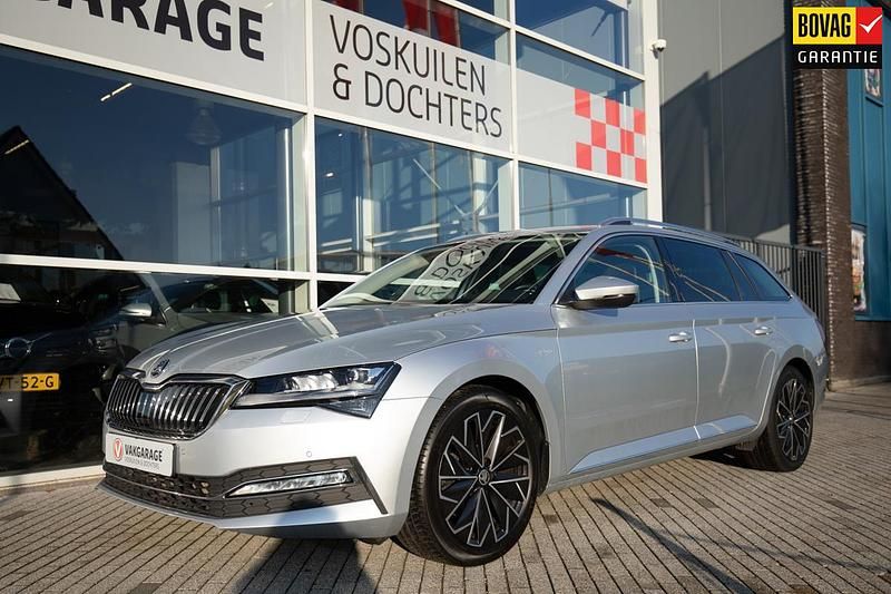 Occasion Skoda Superb LAURIN & KLEMENT 150 PK (110 kW) 2021 Zilver Stationwagen