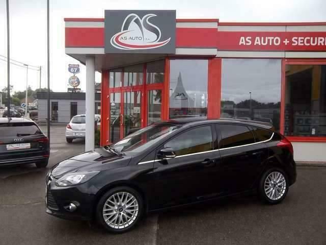 Zwart Gebruikt 2011 Ford Focus Trend Sedan | € 4.990 (Eerlijke prijs) - Afbeelding 1/4