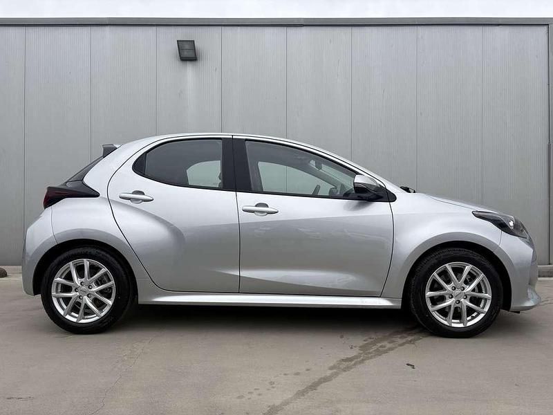 Occasion Toyota Yaris Hybrid Active 116 PK (85 kW) 2022 Grijs Hatchback