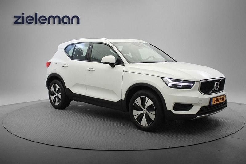 Wit Gebruikt 2020 Volvo XC40 Momentum SUV | € 21.845 (Super prijs) - Afbeelding 1/4