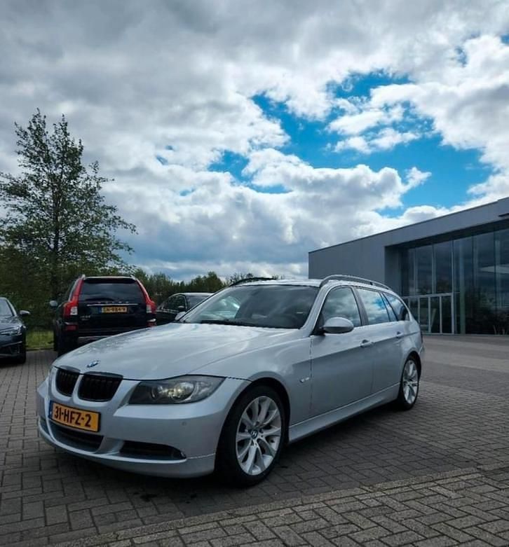 Occasion 2006 BMW 325 Stationwagen | € 4.950 (Eerlijke prijs) - Afbeelding 1/4