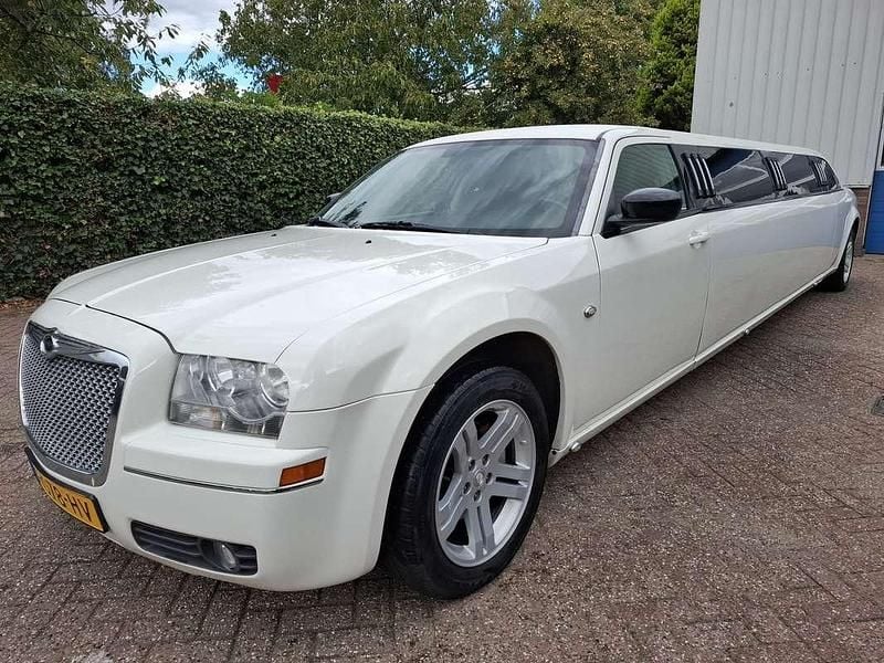 Wit Gebruikt 2004 Chrysler 300C MPV | € 13.995 - Afbeelding 1/4