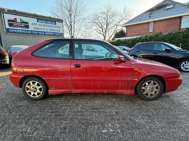 Occasion Lancia Delta 103 PK (75 kW) 1999 Rood Hatchback